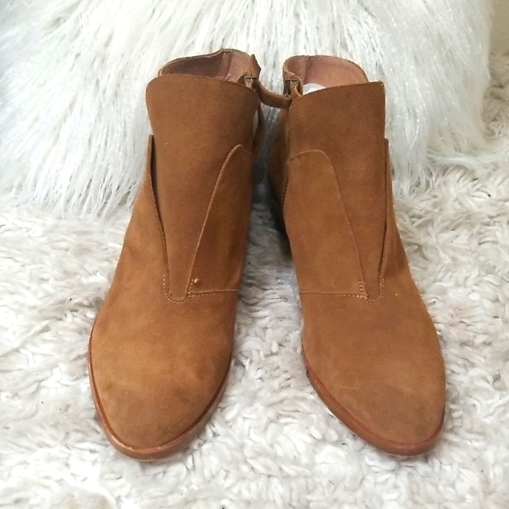 GARNET HILL BOOTS